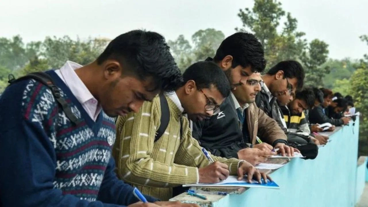 अब ऐसे युवाओं को अपने ही राज्य में मिलेगी नौकरी!